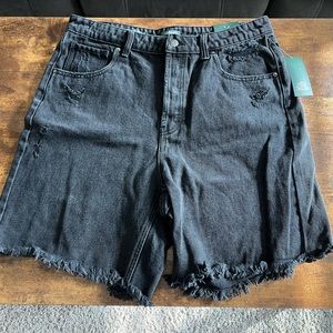 Wild fable black Bermuda shorts size14.